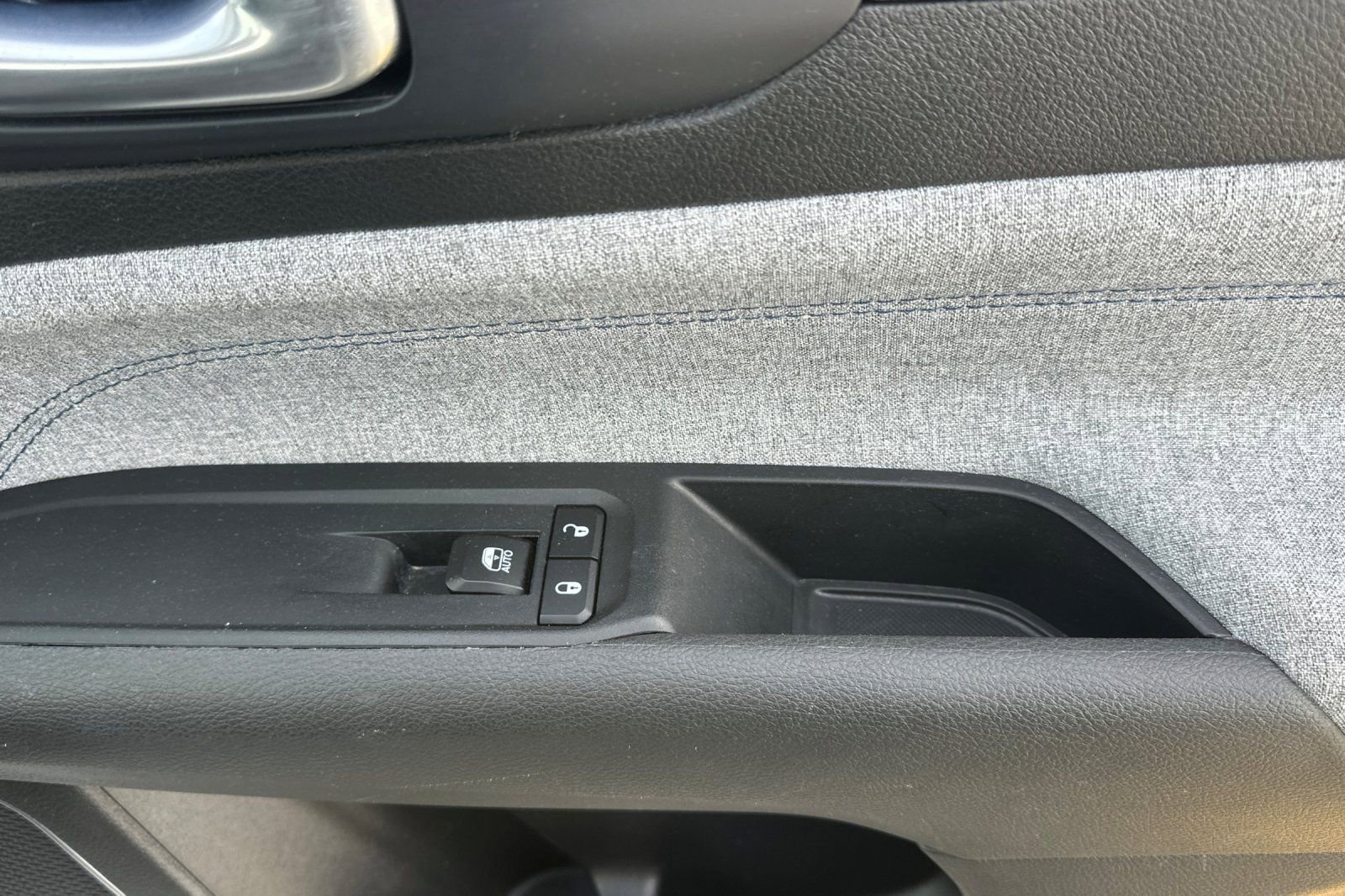 Used 2024 Jeep Compass Latitude image 21