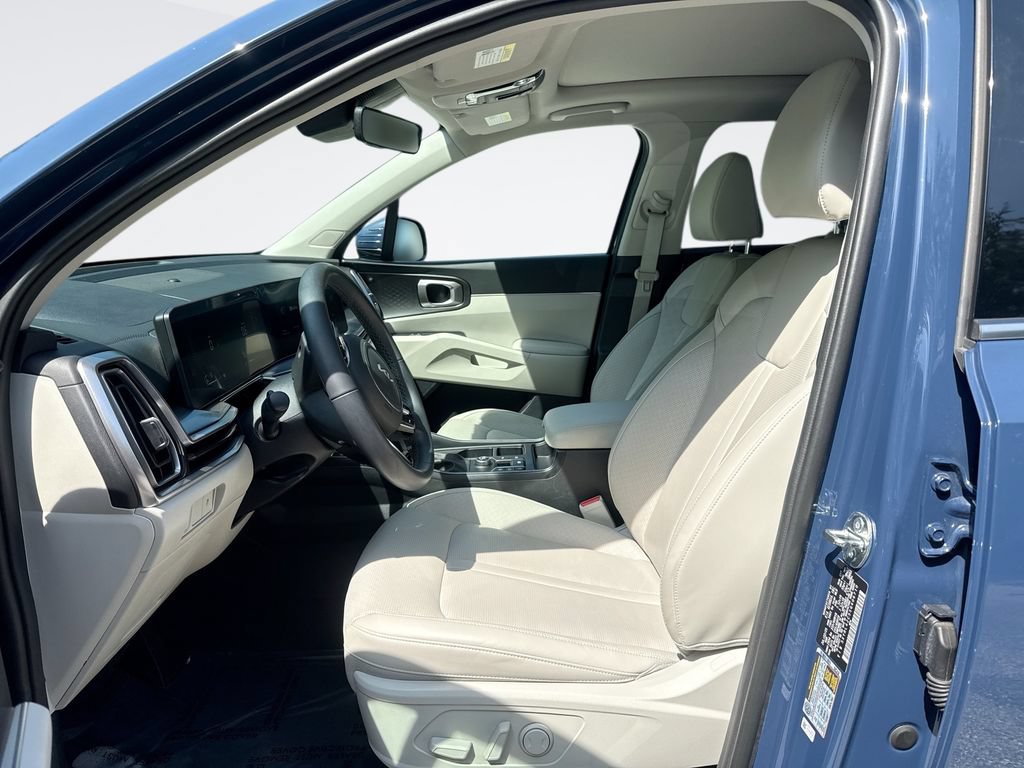 Used 2025 Kia Sorento S w/ Panoramic Sunroof Package FWD image 13