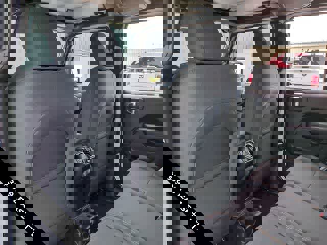 New 2025 Jeep Gladiator Sport image 18