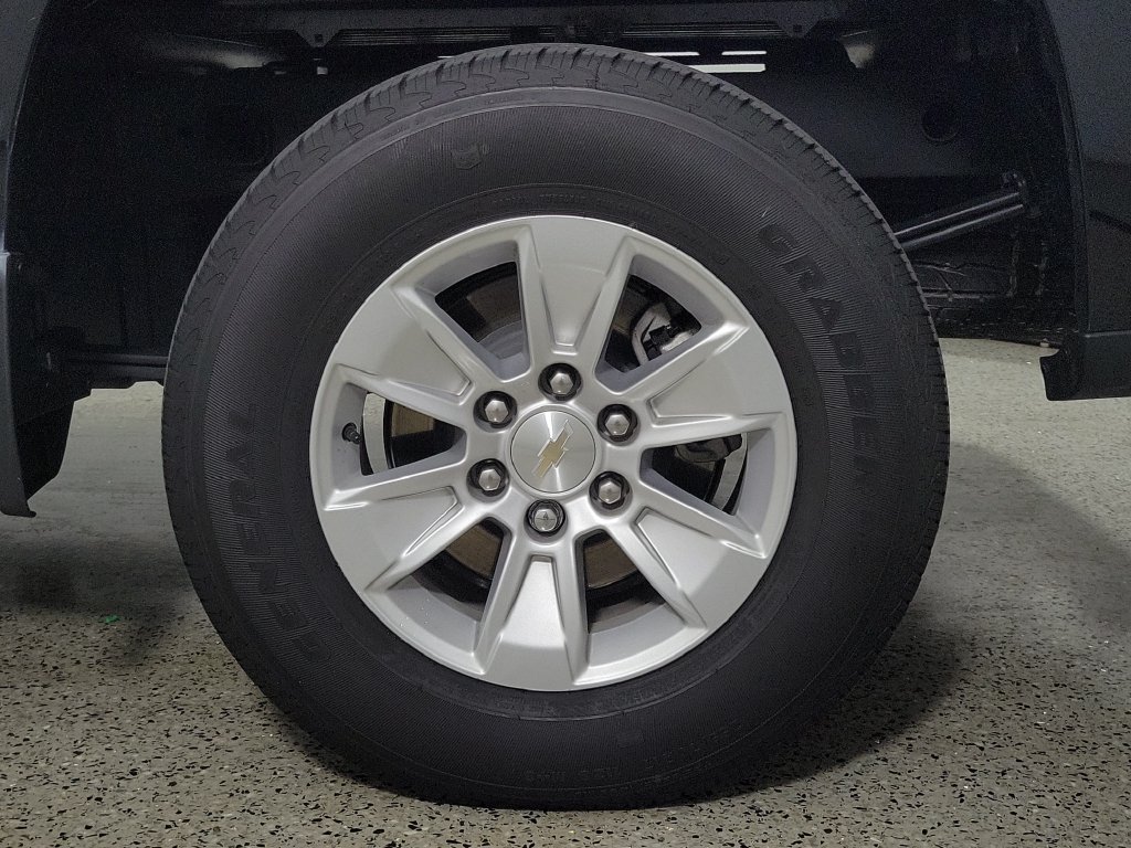 Used 2024 Chevrolet Silverado 1500 LT RWD image 9