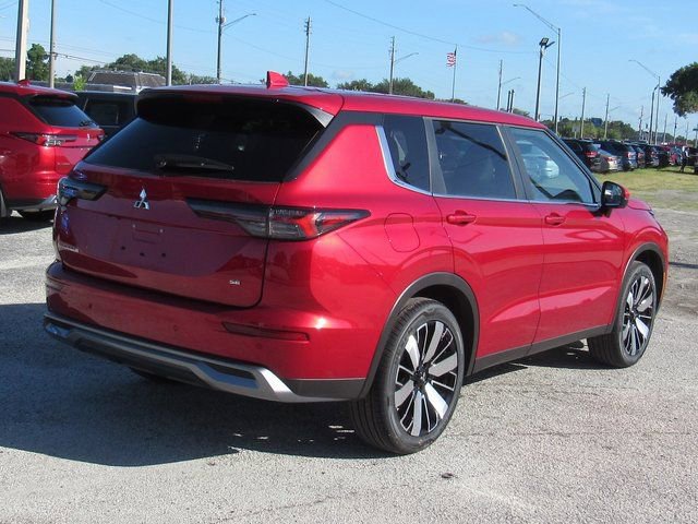 New 2025 Mitsubishi Outlander SE image 3