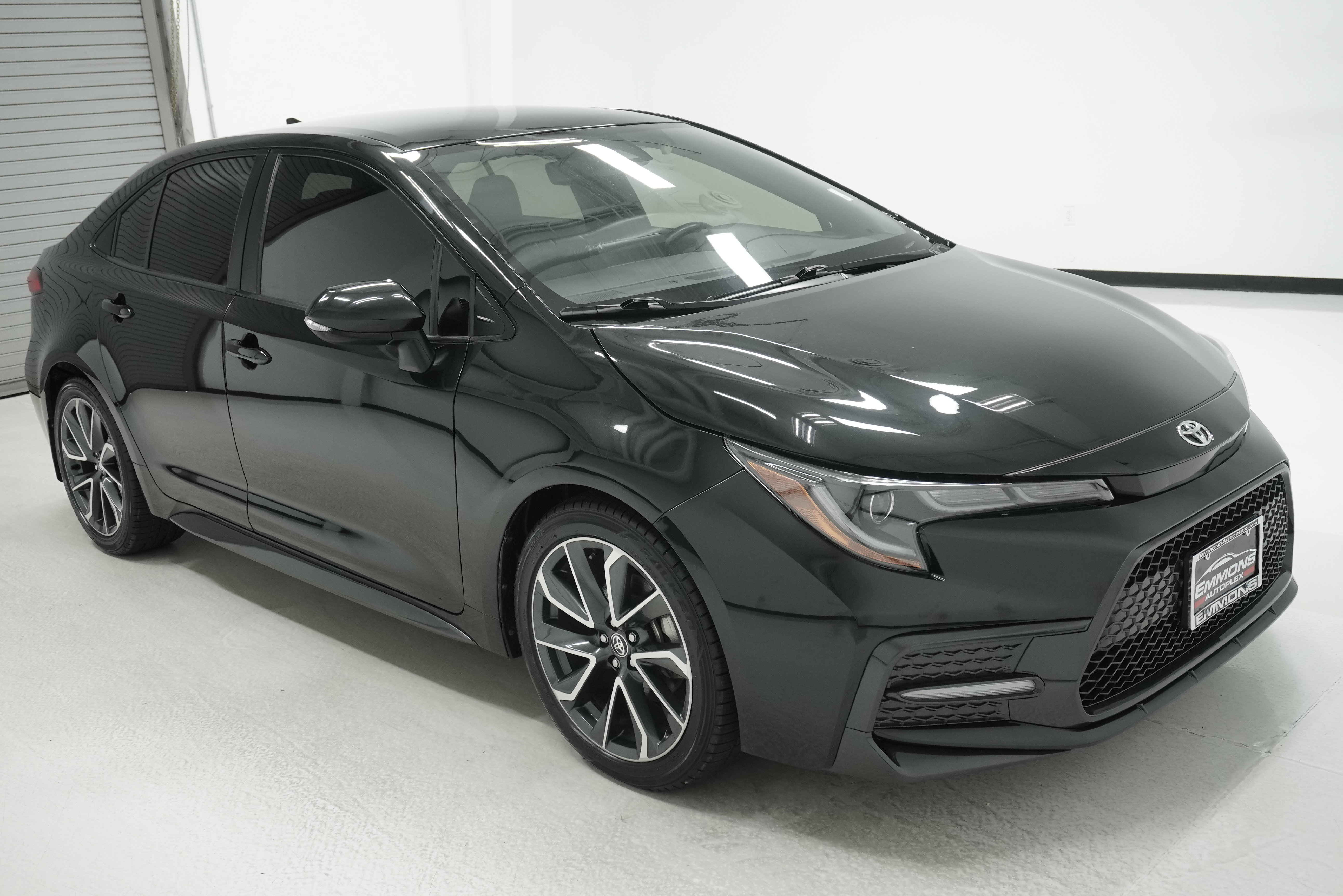 Used 2022 Toyota Corolla SE FWD image 3