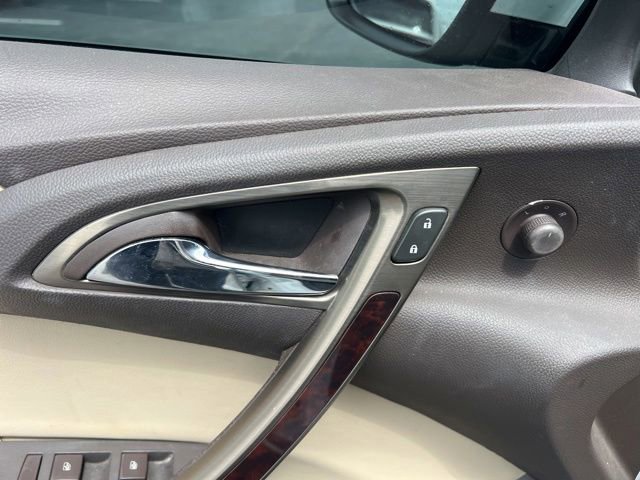 Used 2015 Buick Verano FWD image 24