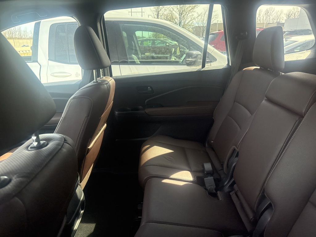 Used 2024 Honda Passport EX-L image 10
