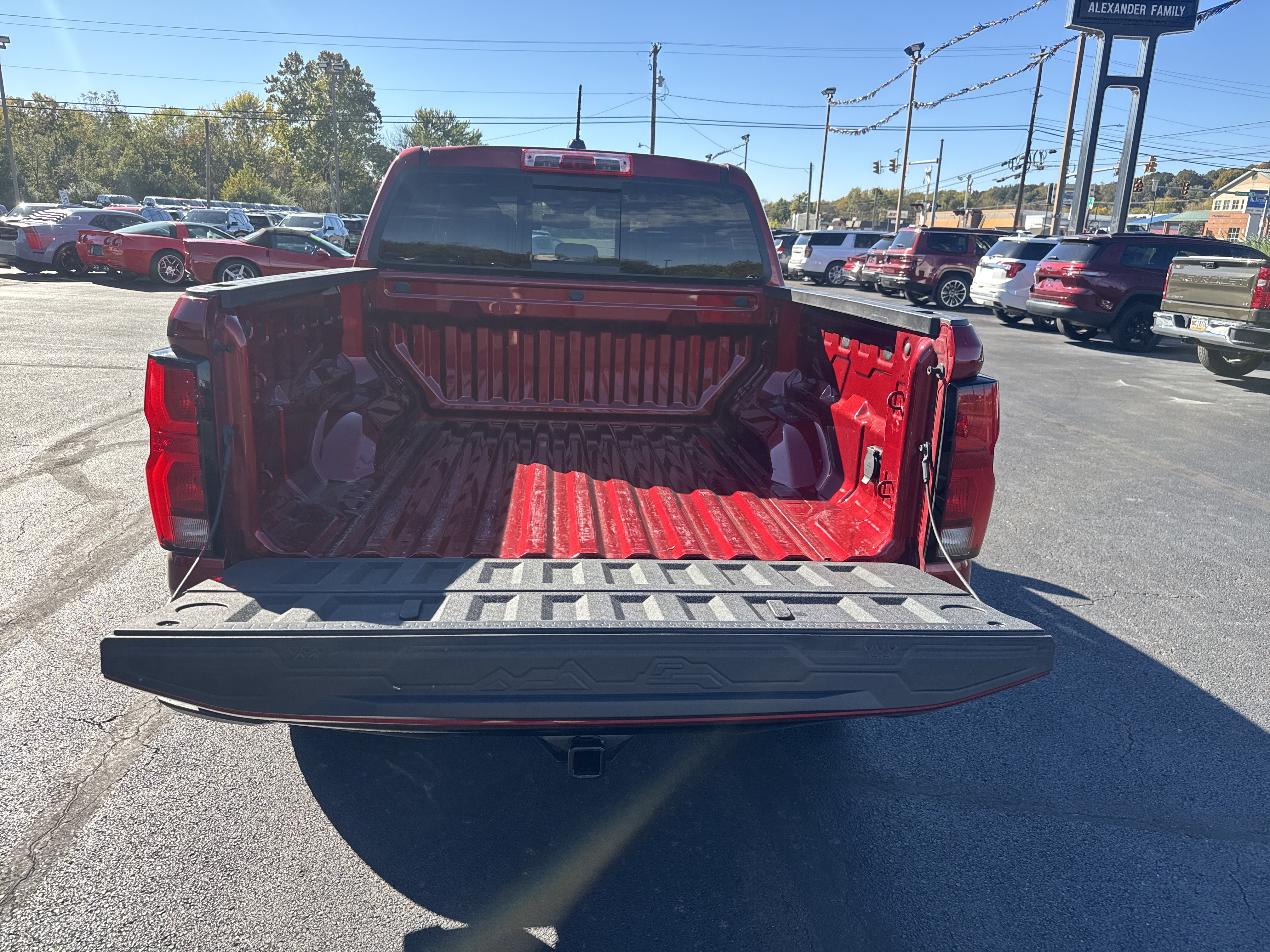 Used 2023 Chevrolet Colorado Z71 w/ Z71 Convenience Package 2 AWD/4WD image 5