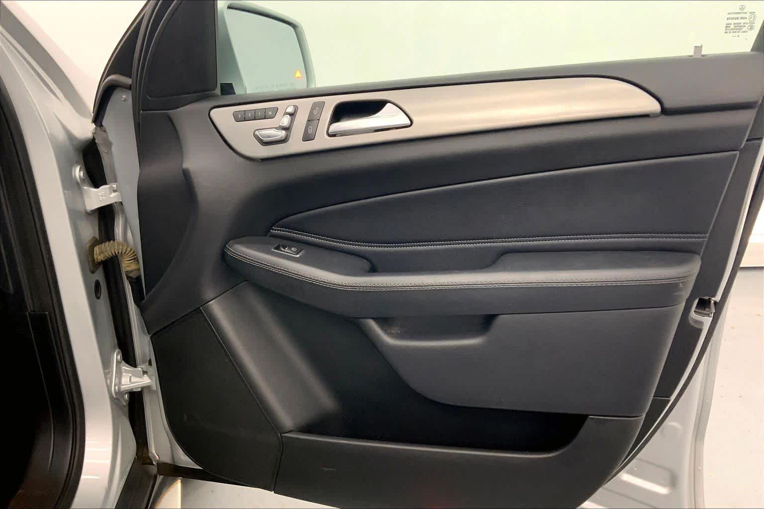 Used 2019 Mercedes-Benz GLS 450 4MATIC image 9