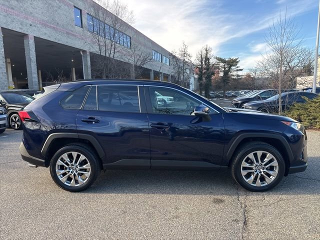 Used 2020 Toyota RAV4 XLE Premium image 17