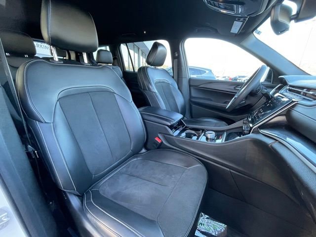 Used 2023 Jeep Grand Cherokee L Laredo image 31