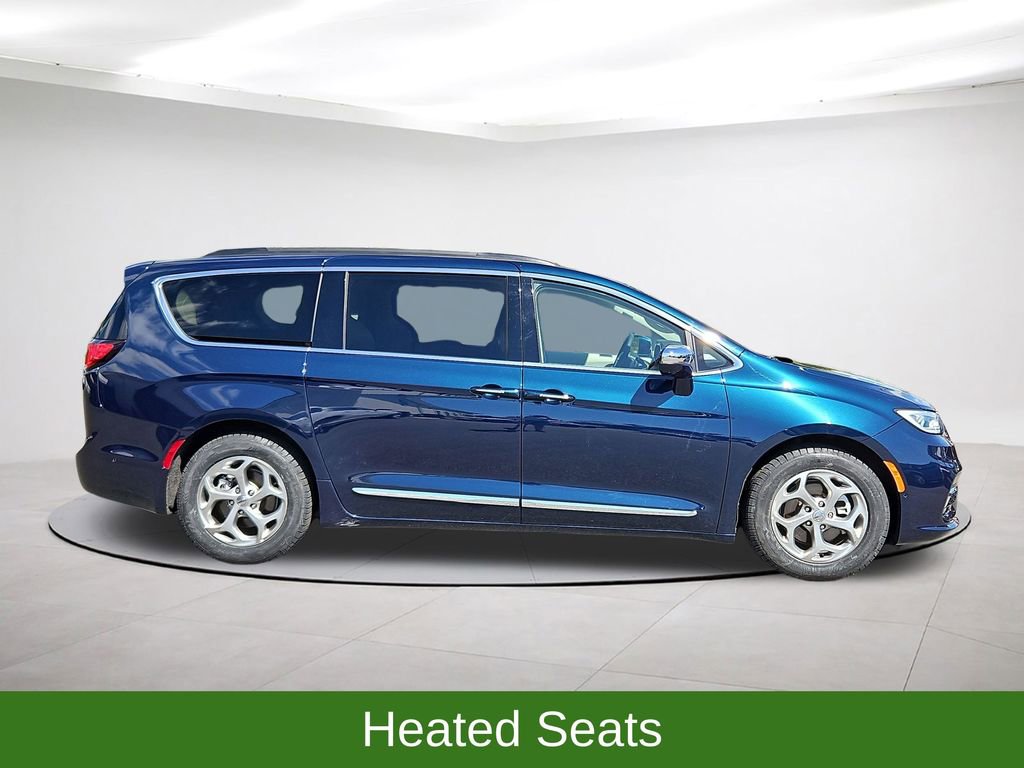 Used 2022 Chrysler Pacifica Limited image 8