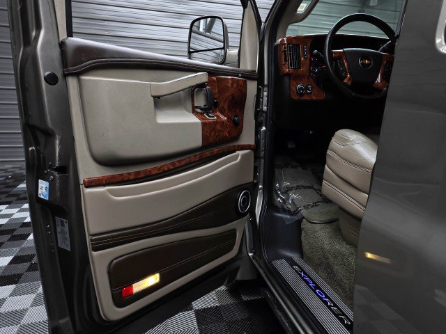 Used 2020 Chevrolet Express 2500 w/ Enhanced Convenience Package RWD image 34