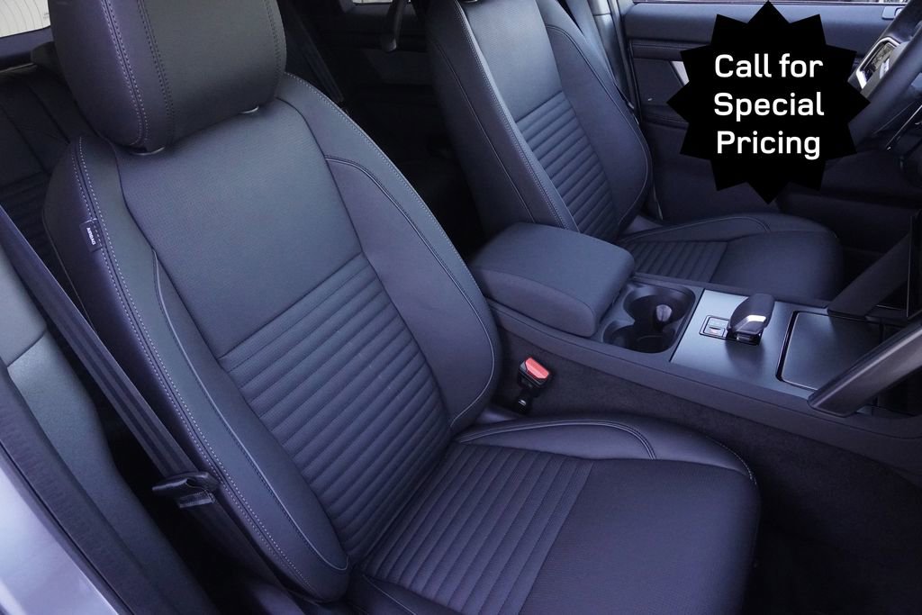 New 2025 Land Rover Discovery Sport Dynamic SE image 23