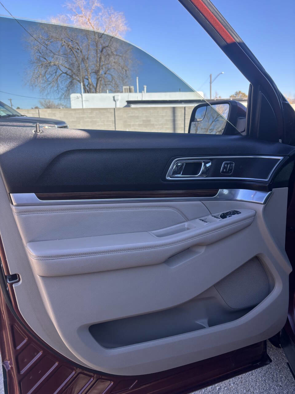 Used 2018 Ford Explorer Limited image 8