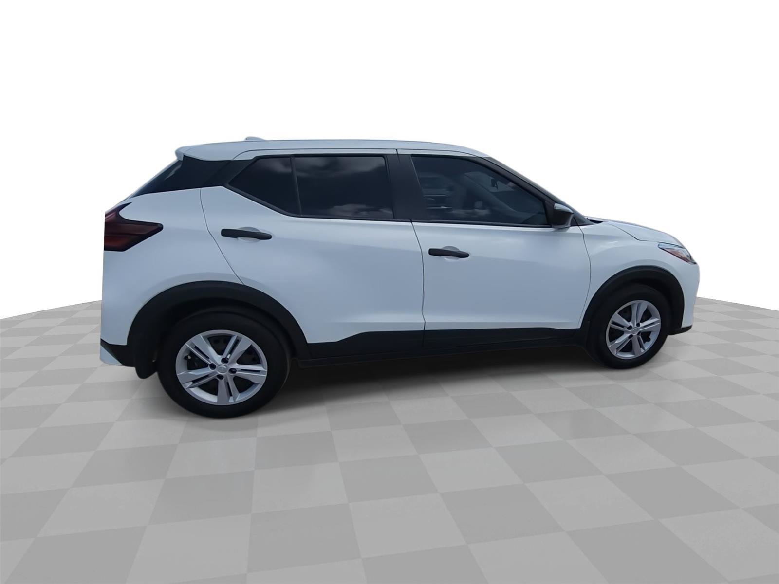 Used 2024 Nissan Kicks S FWD image 9