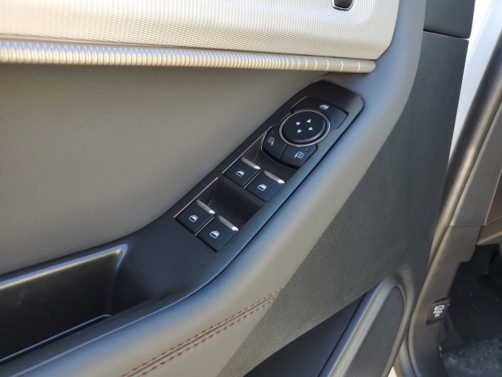 New 2025 Ford Explorer Active image 15