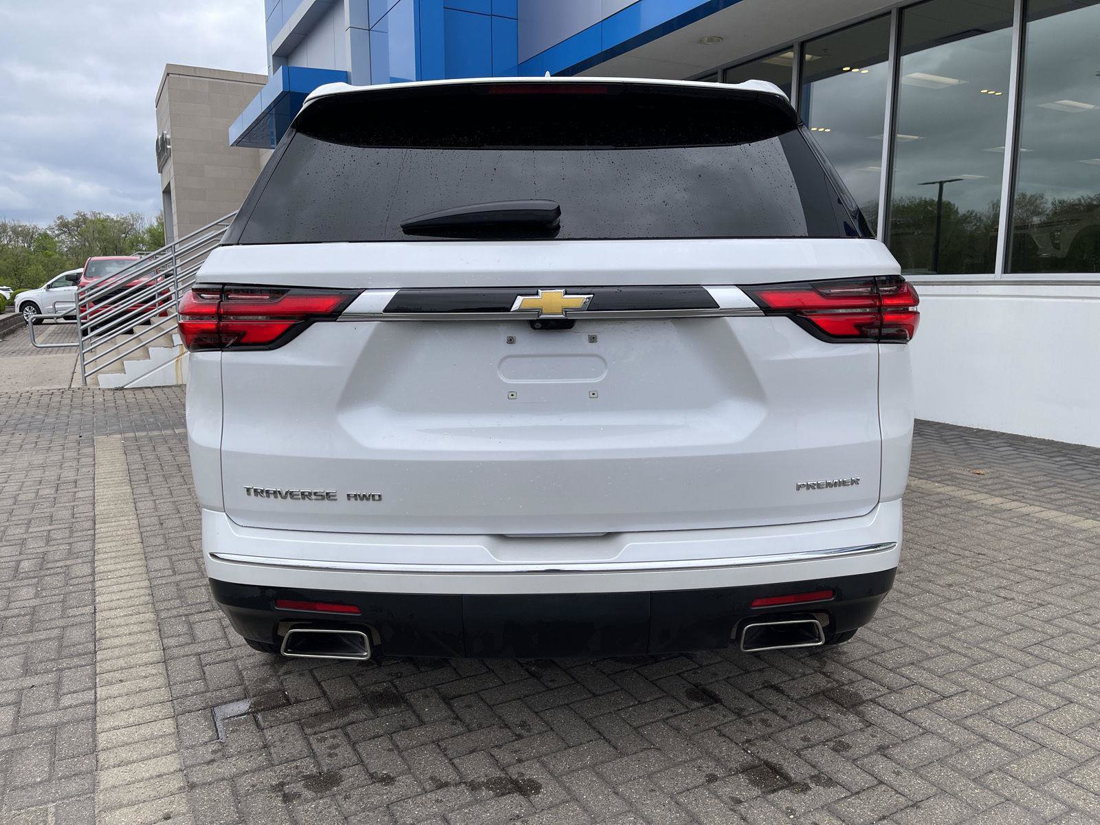 Used 2023 Chevrolet Traverse Premier w/ LPO, Floor Liner Package AWD/4WD image 4