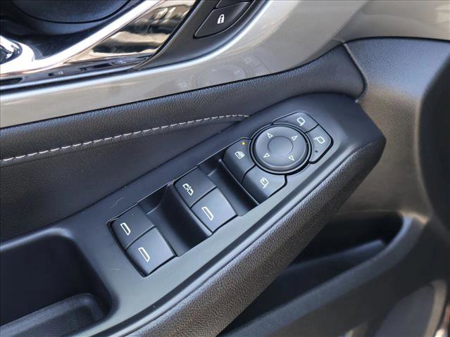 Used 2022 Chevrolet Traverse LT w/ LT Premium Package AWD/4WD image 11