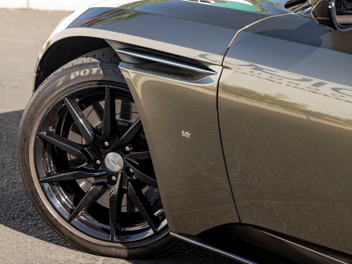 Used 2017 Aston Martin DB11 V12 RWD image 9