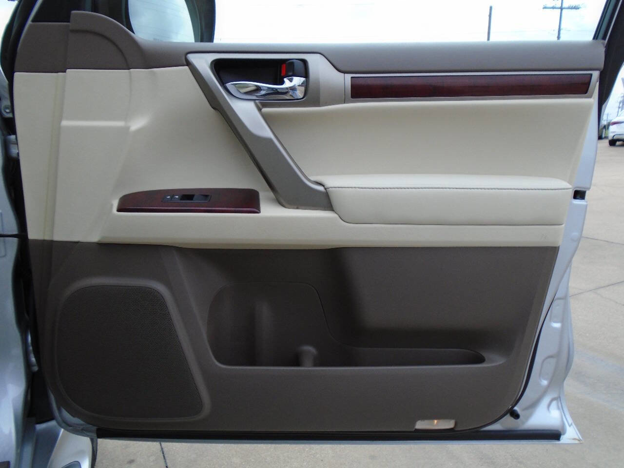 Used 2010 Lexus GX 460 image 34