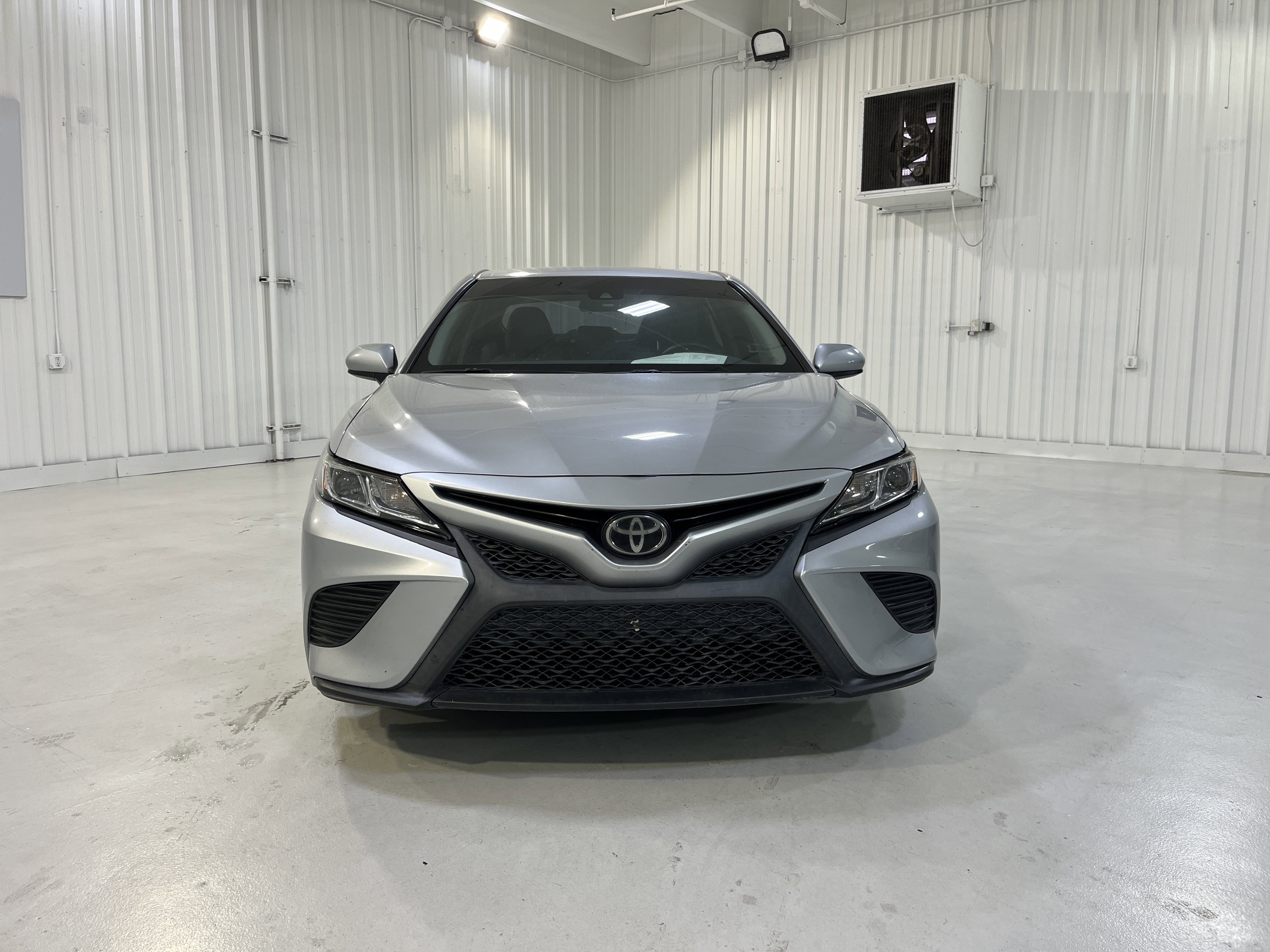 Used 2018 Toyota Camry SE image 15