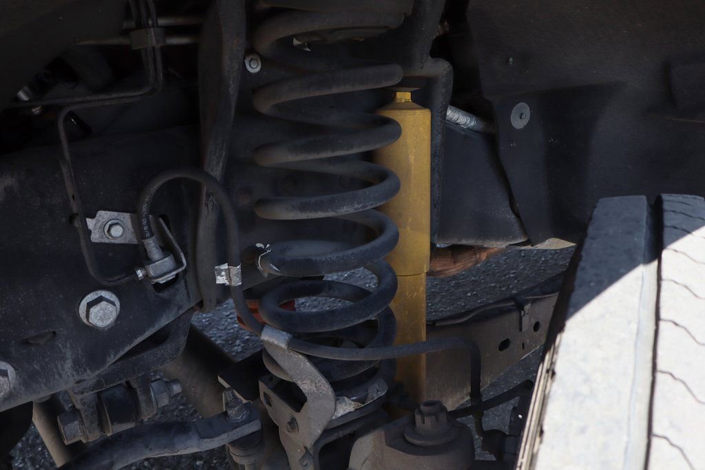 Used 2015 Ford F550 2WD Regular Cab Super Duty image 40