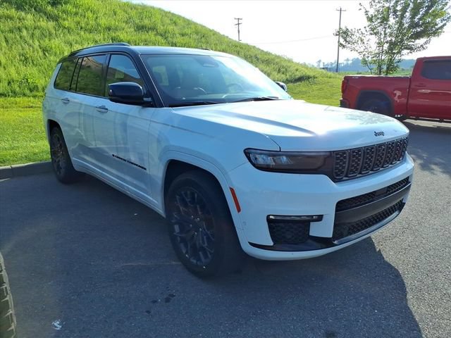 Used 2025 Jeep Grand Cherokee L Summit AWD/4WD image 10