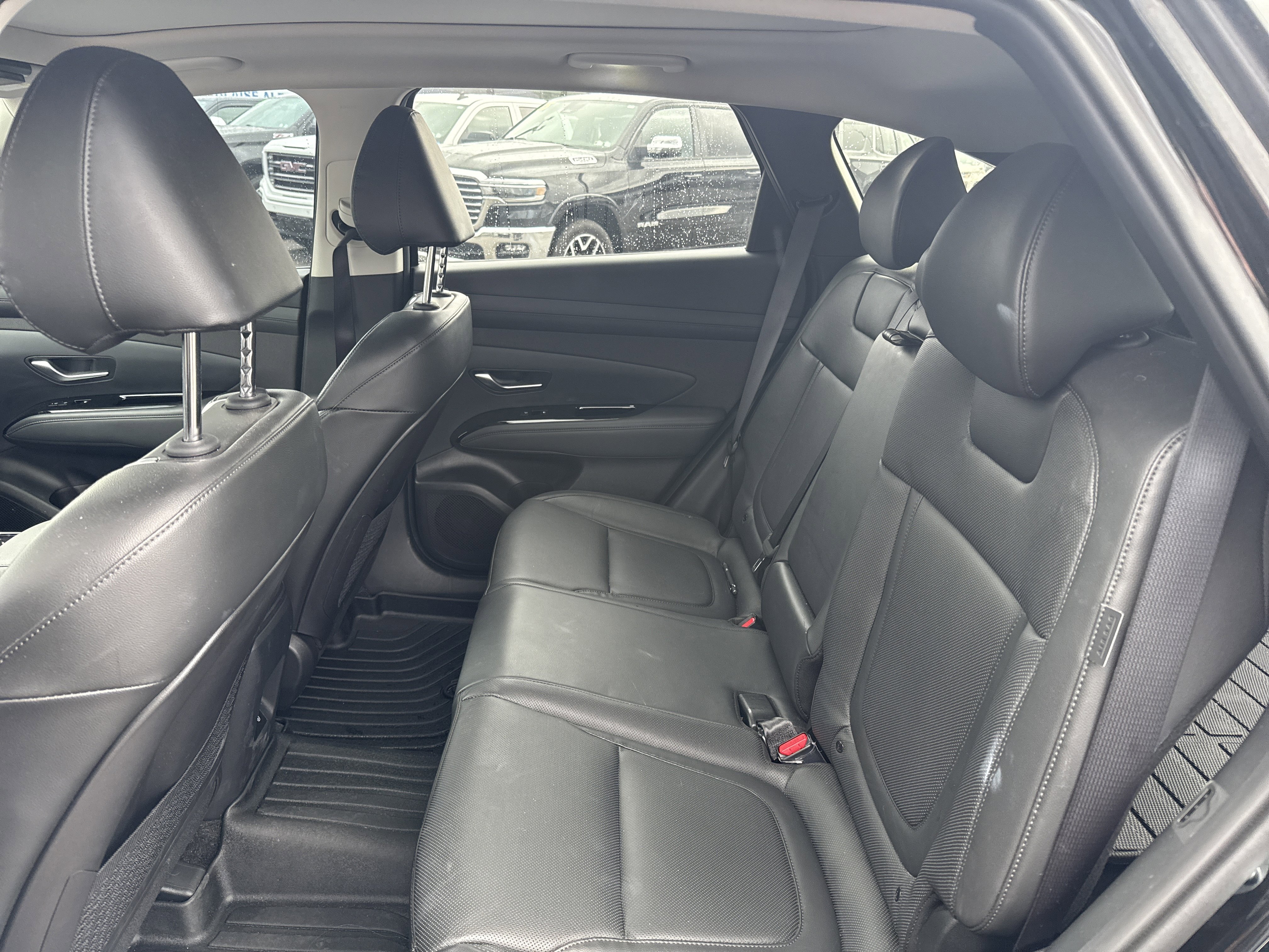 Used 2025 Hyundai Tucson Limited AWD/4WD image 13