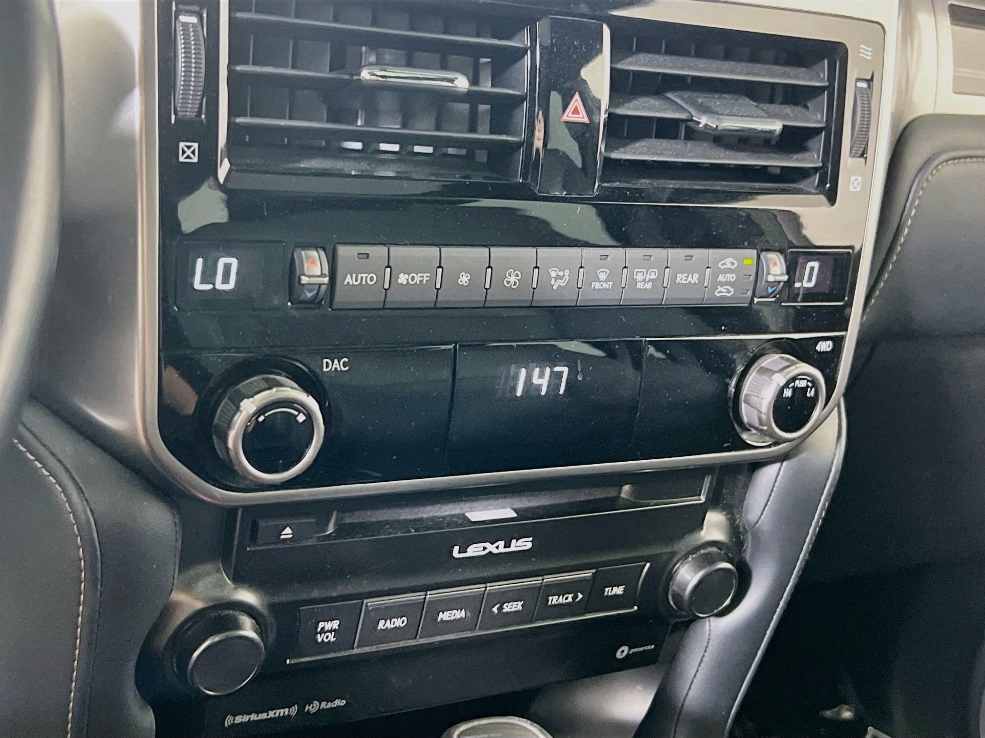 Used 2023 Lexus GX 460 Premium w/ Premium Package AWD/4WD image 16