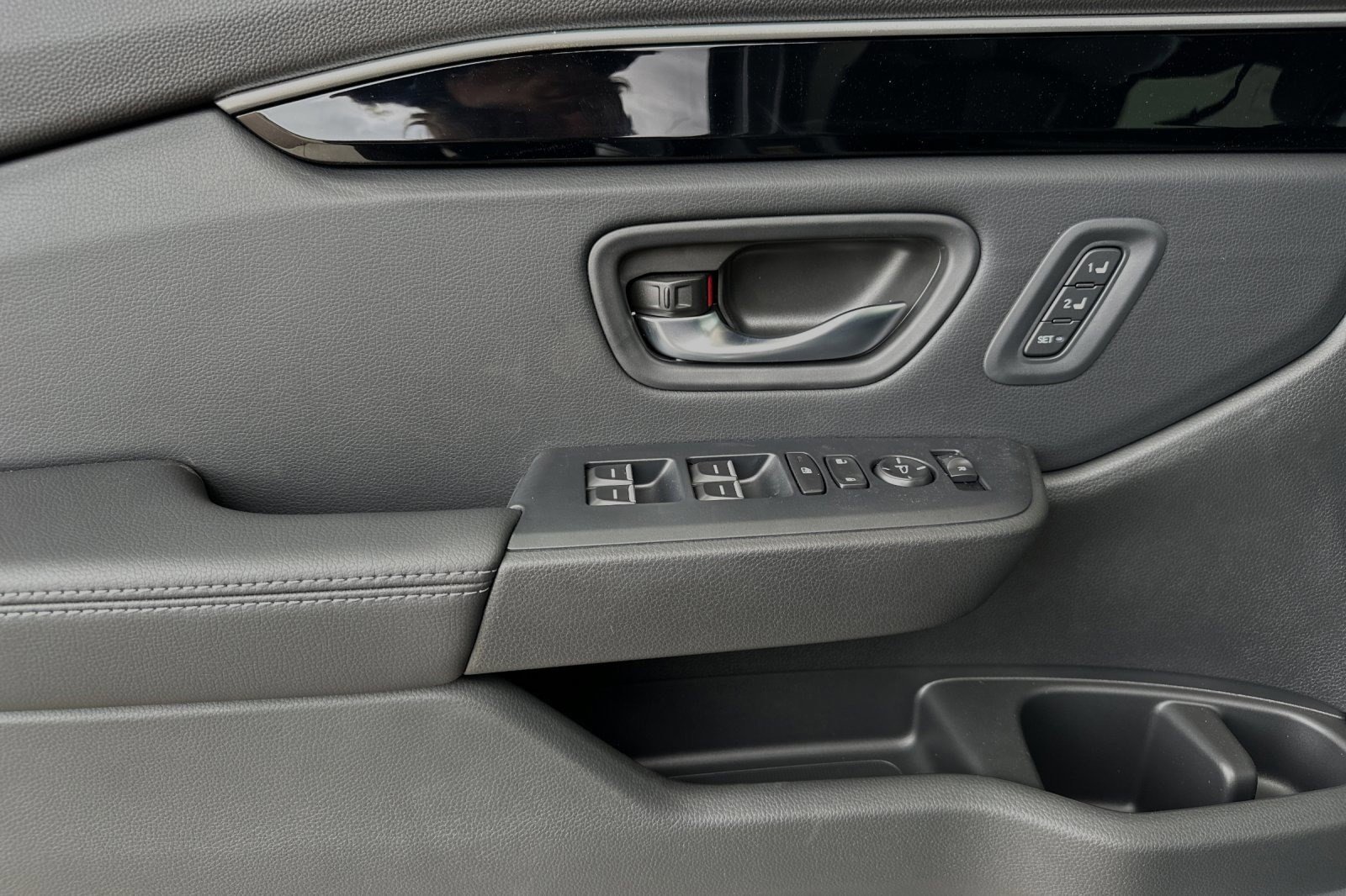 New 2025 Honda Pilot Touring image 13