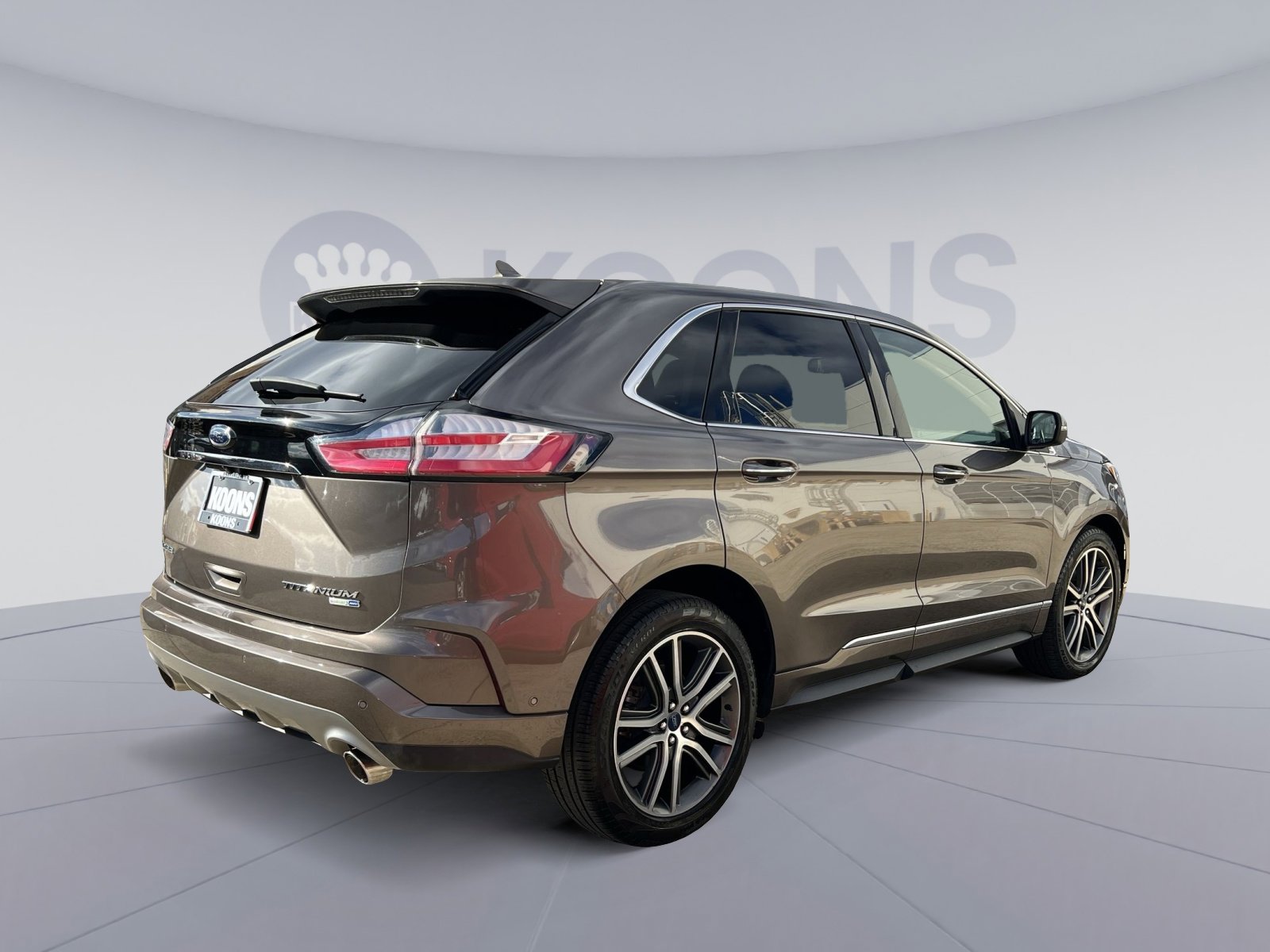 Used 2019 Ford Edge Titanium w/ Equipment Group 301A image 7