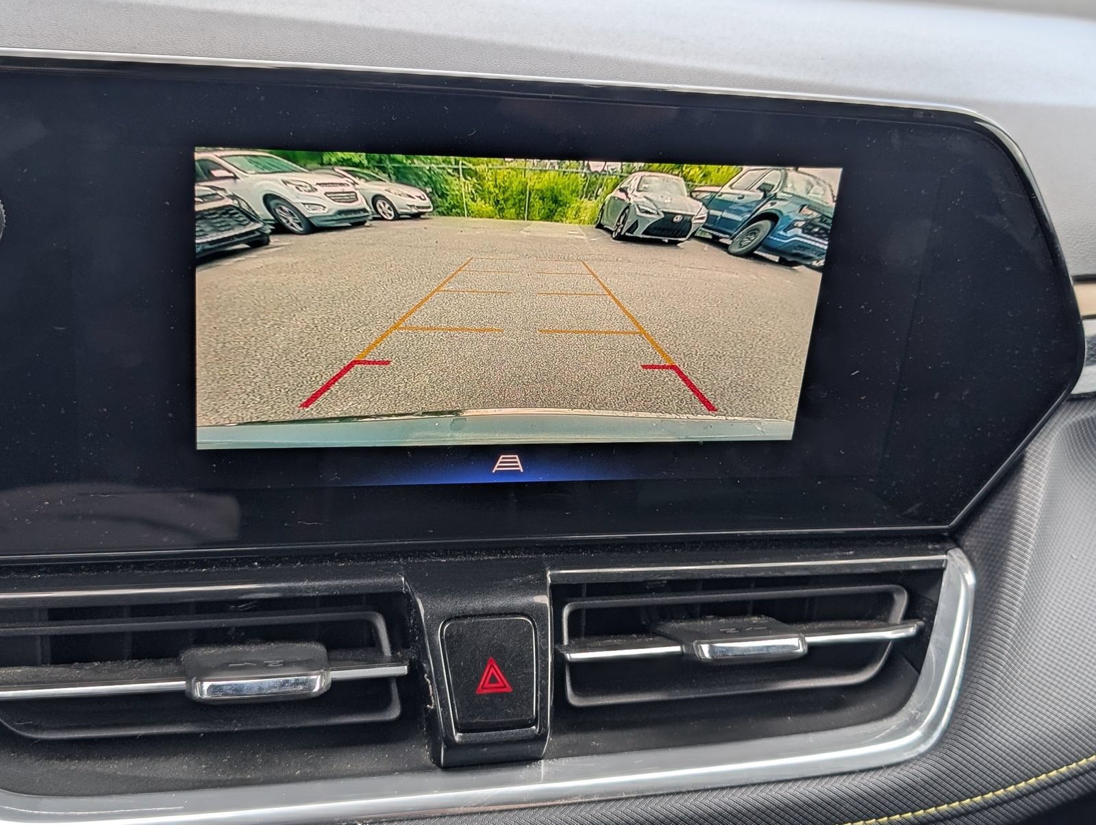 Used 2025 Chevrolet TrailBlazer ACTIV w/ Convenience Package FWD image 9