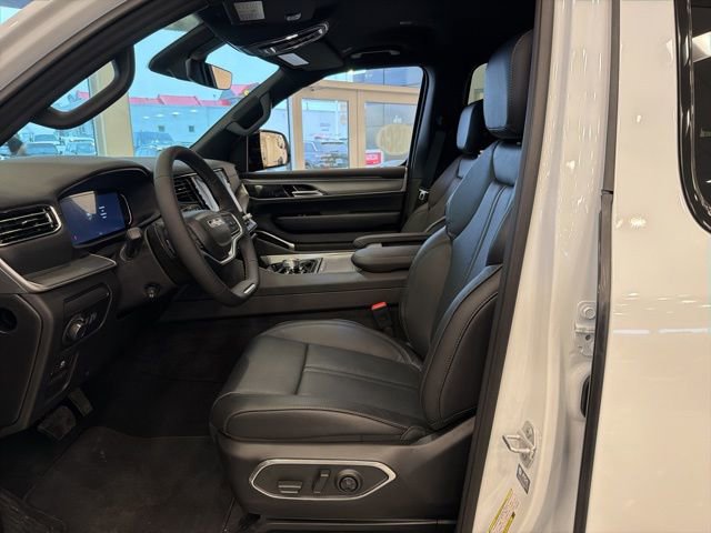 New 2026 Jeep Grand Wagoneer 4WD image 16