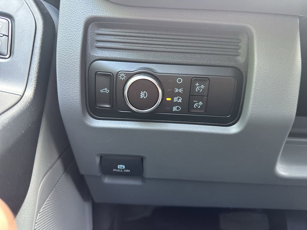 New 2025 Ford F250 XL w/ XL Chrome Package image 24