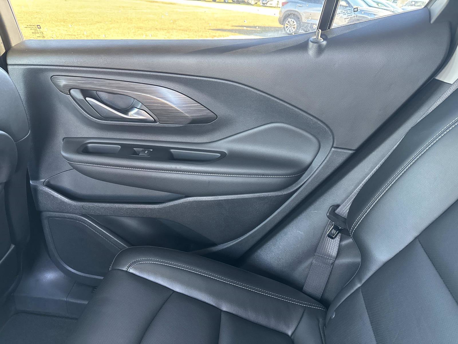 Used 2022 GMC Terrain SLT image 16