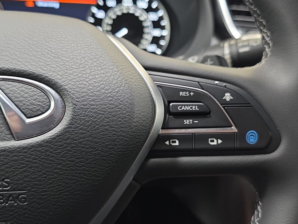 Certified 2025 INFINITI QX55 Luxe AWD/4WD image 14
