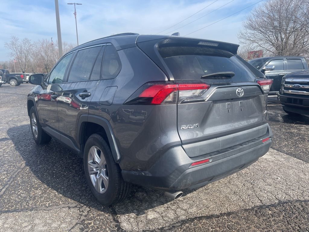 Used 2022 Toyota RAV4 XLE w/ Convenience Package image 4