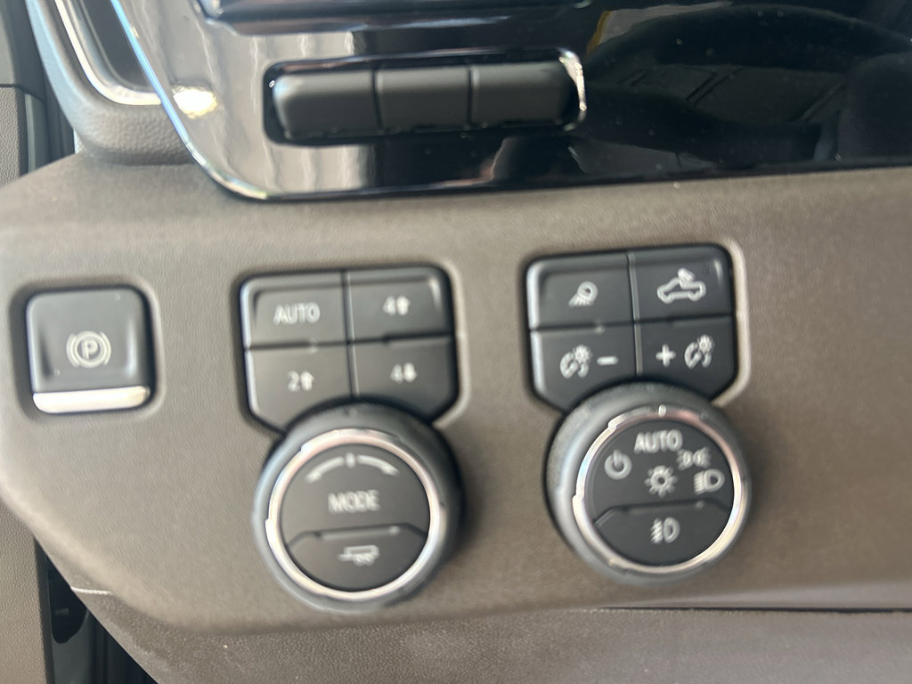 Used 2025 Chevrolet Silverado 2500 LTZ w/ LTZ Premium Package image 27