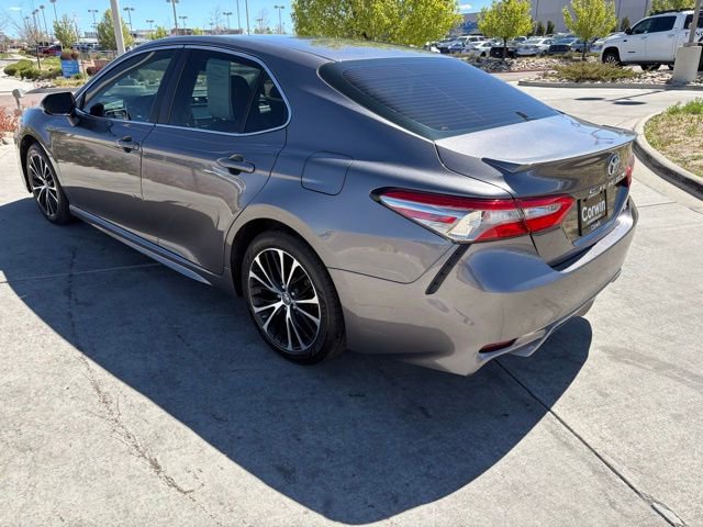 Used 2018 Toyota Camry SE image 5