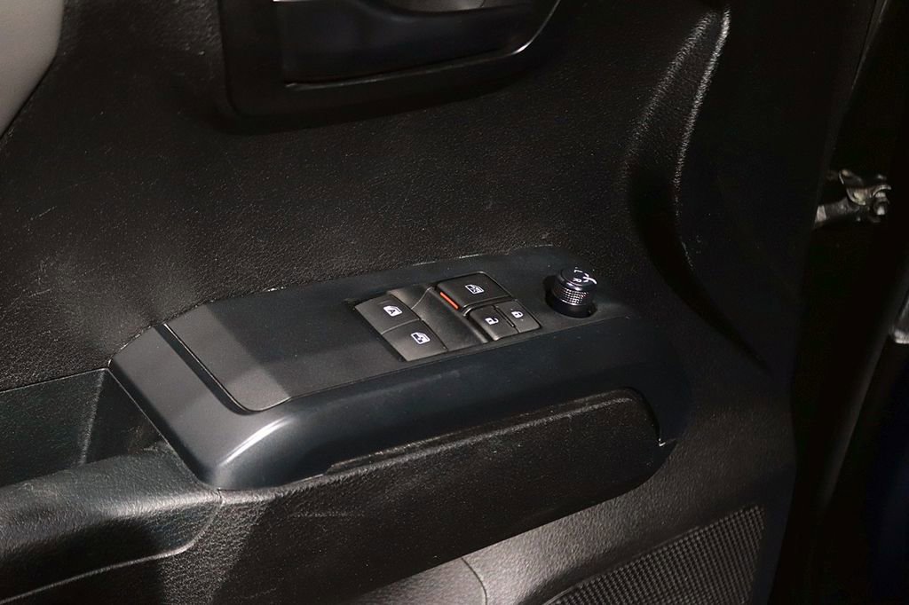 Used 2022 Toyota Tacoma SR image 11
