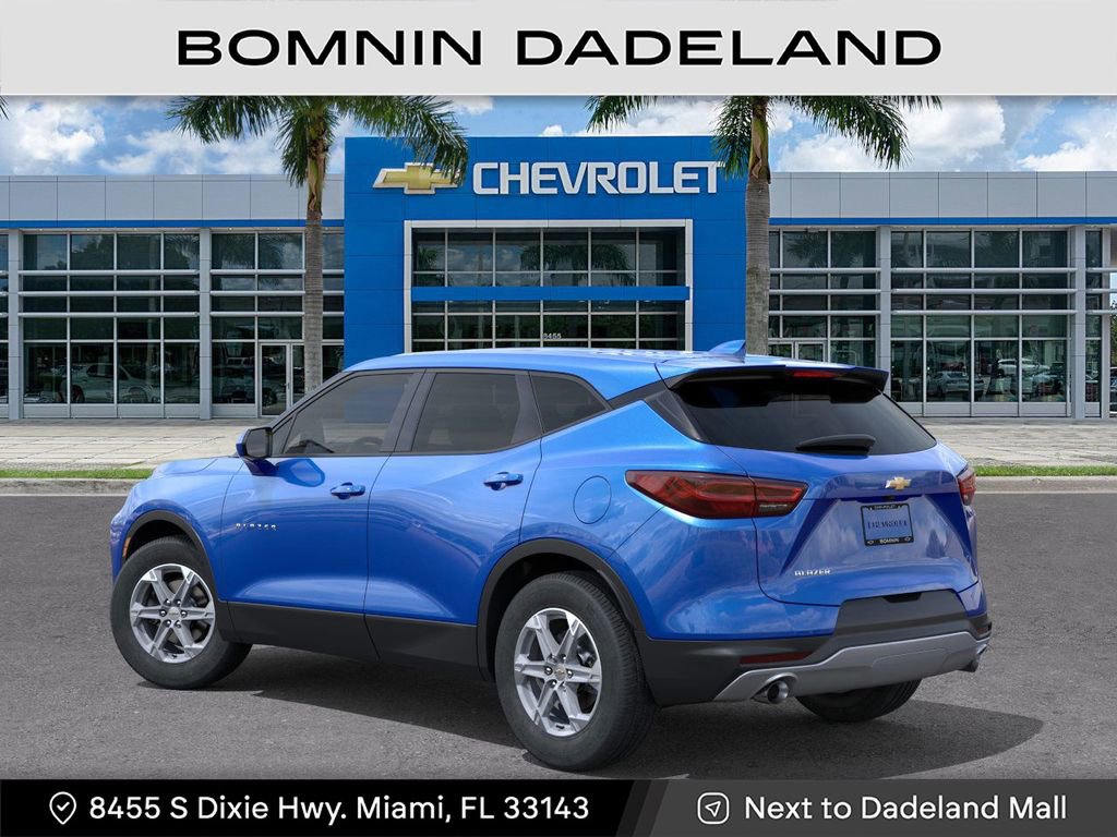 New 2025 Chevrolet Blazer LT image 4