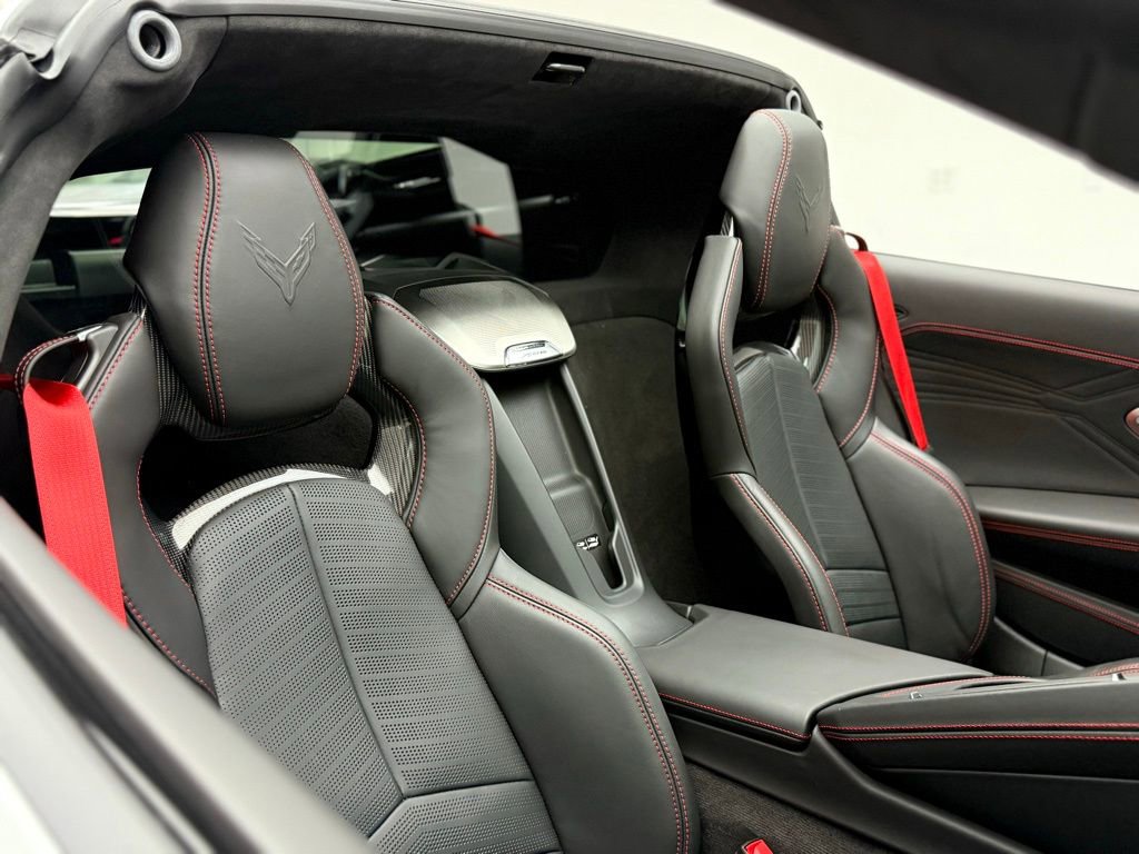 Used 2024 Chevrolet Corvette Z06 w/ Z07 Performance Package image 14