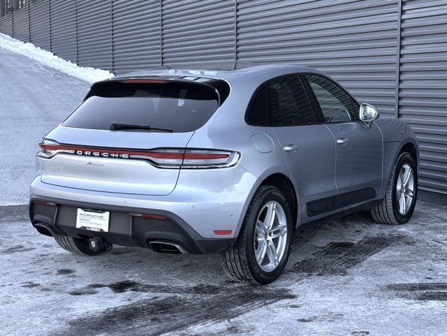 Certified 2022 Porsche Macan image 7