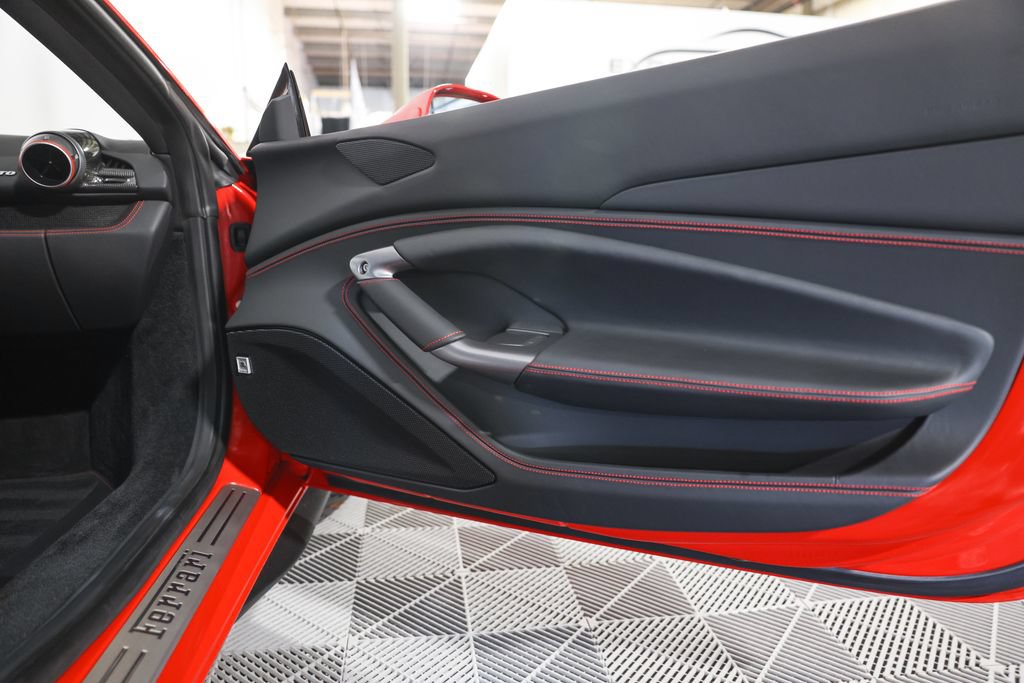 Used 2020 Ferrari F8 Tributo RWD image 27