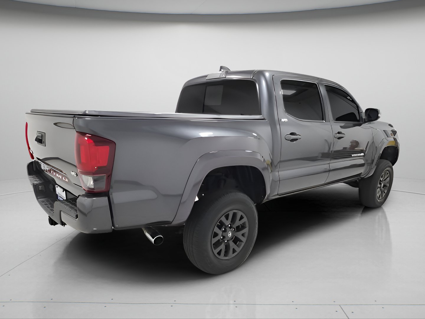 Used 2021 Toyota Tacoma SR5 w/ Technology Package AWD/4WD image 6