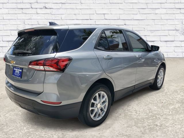 Certified 2024 Chevrolet Equinox LS w/ LS Convenience Package FWD image 4