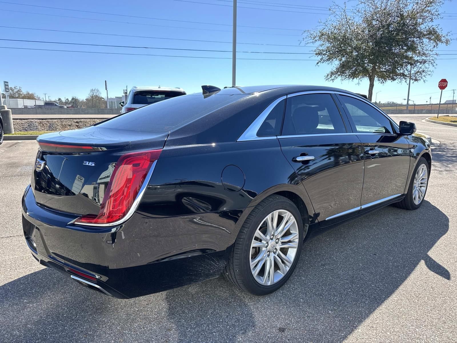 Used 2019 Cadillac XTS Luxury image 5