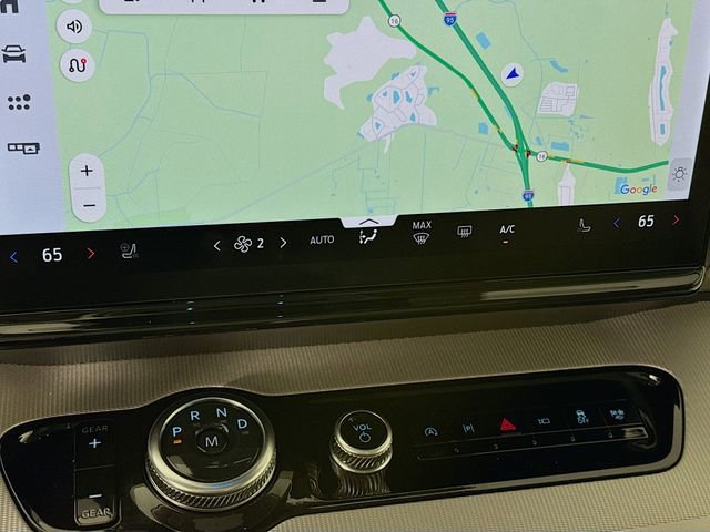 New 2025 Ford Expedition Active image 19