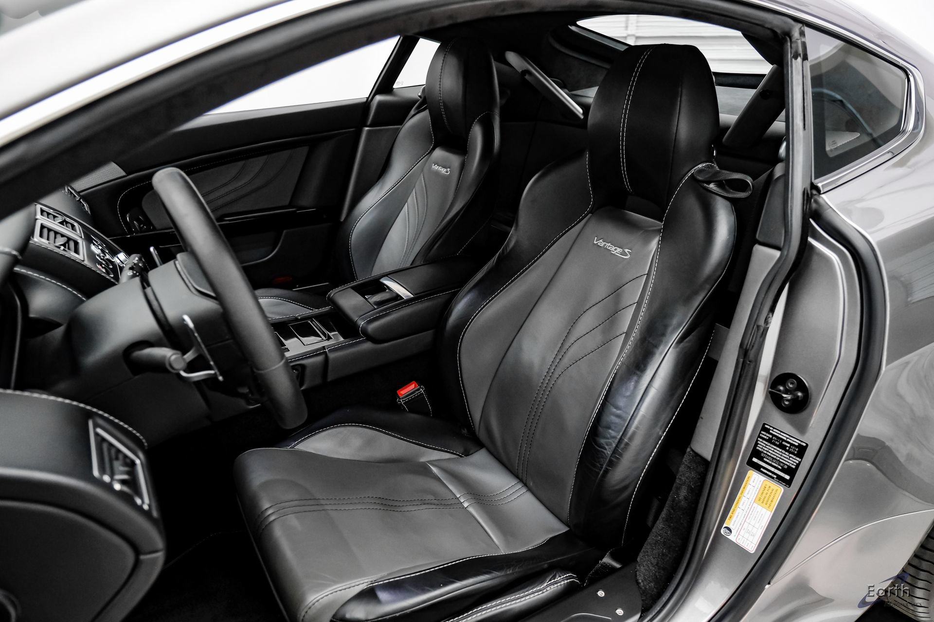 Used 2014 Aston Martin V8 Vantage S RWD image 36