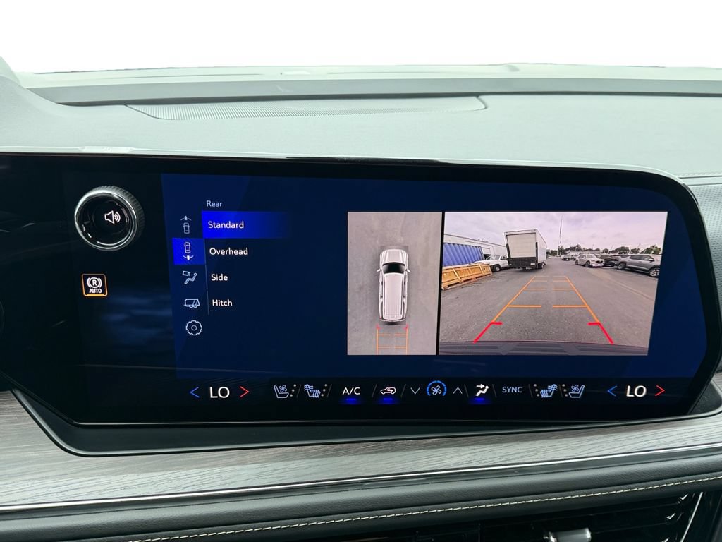 New 2026 Chevrolet Suburban Premier AWD/4WD image 15
