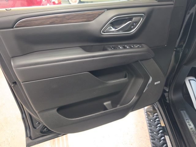 Used 2021 Chevrolet Tahoe Z71 w/ Rear Media and Nav Package AWD/4WD image 12