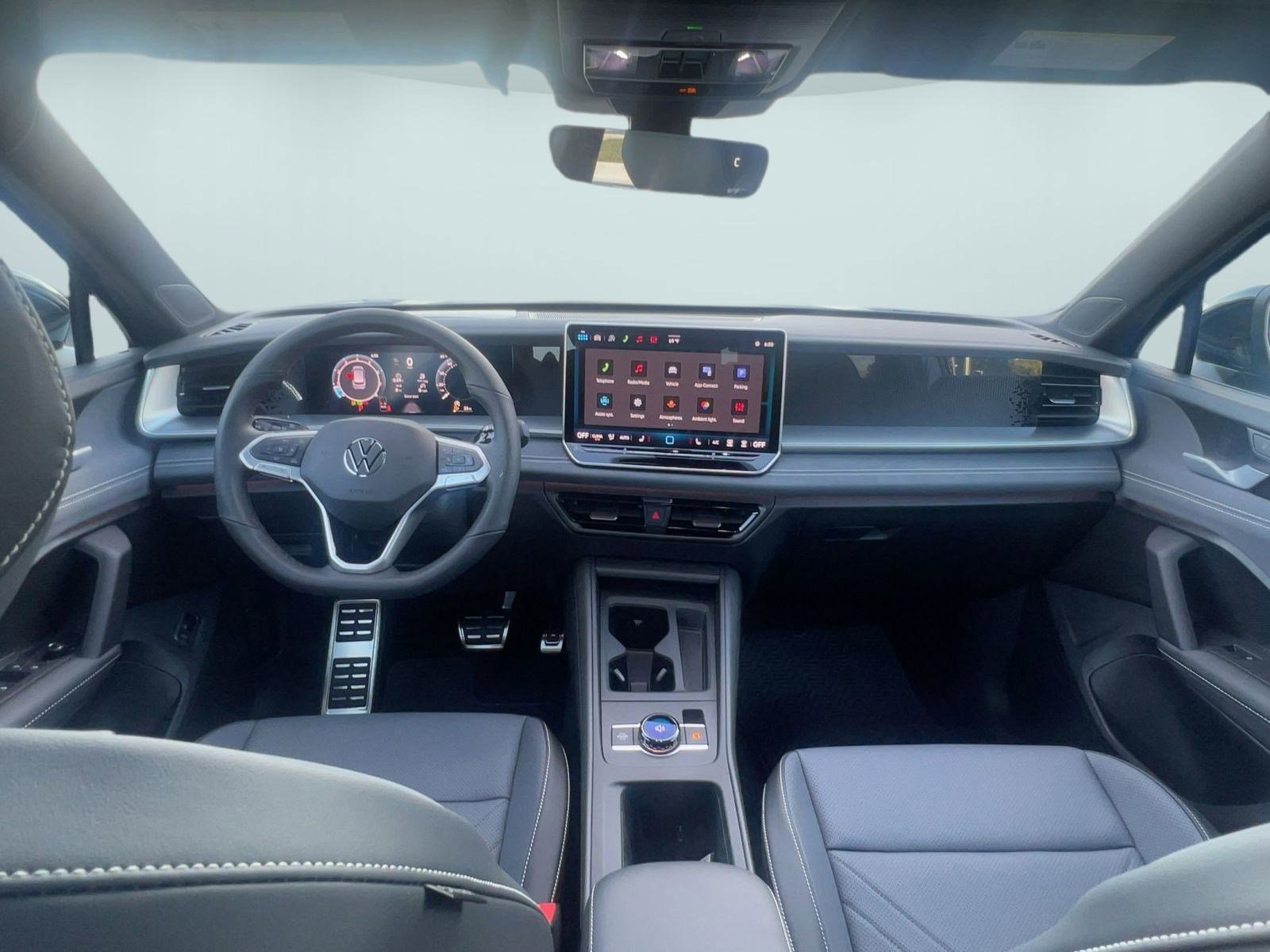 New 2026 Volkswagen Tiguan SE R-Line image 16